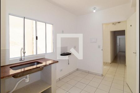 Cozinha de kitnet/studio para alugar com 1 quarto, 35m² em Vila Bertioga, São Paulo