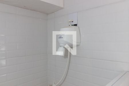 Detalhe - Banheiro de kitnet/studio para alugar com 1 quarto, 30m² em Vila Bertioga, São Paulo