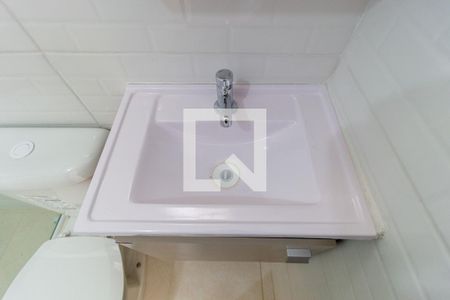 Detalhe - Banheiro de kitnet/studio para alugar com 1 quarto, 35m² em Vila Bertioga, São Paulo