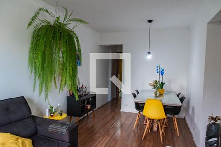Sala de apartamento à venda com 3 quartos, 74m² em Vila Firmiano Pinto, São Paulo