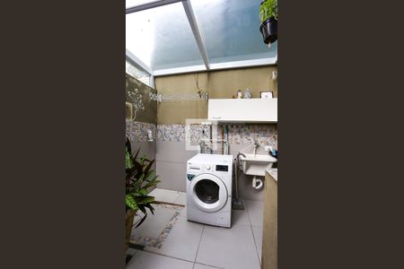 Casa de condomínio à venda com 68m², 2 quartos e 1 vagaÁrea de serviço