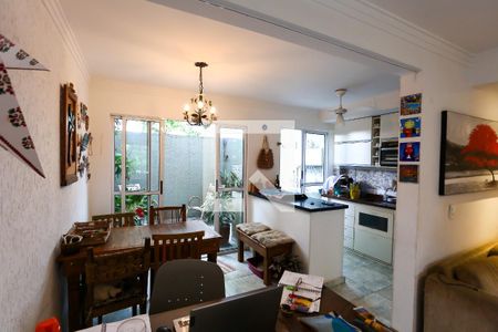 Casa de condomínio à venda com 68m², 2 quartos e 1 vagaCozinha