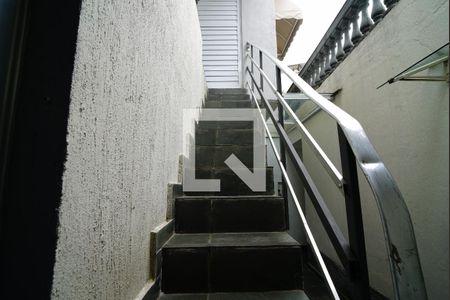 Casa para alugar com 90m², 2 quartos e 1 vagaEscada