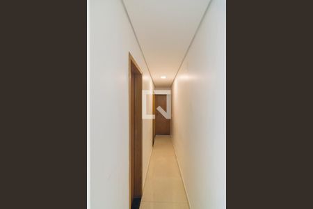 Corredor de apartamento à venda com 3 quartos, 66m² em Vila São Pedro, Santo André