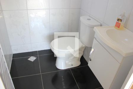 Banheiro de casa para alugar com 1 quarto, 45m² em Vila Pedro Moreira, Guarulhos