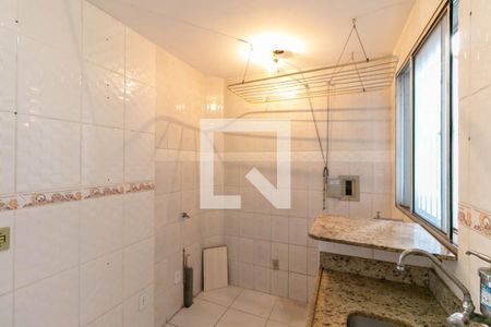 Apartamento à venda com 50m², 2 quartos e 1 vaga Apartamento à venda com 50m², 2 quartos e 1 vagaCozinha e Área de Serviço