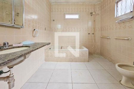 Casa para alugar com 480m², 4 quartos e 4 vagasBanheiro da suíte 1