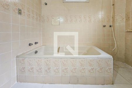 Casa para alugar com 480m², 4 quartos e 4 vagasBanheiro da suíte 1