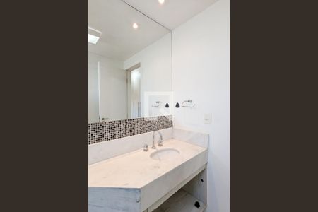Apartamento para alugar com 130m², 3 quartos e 2 vagas Apartamento para alugar com 130m², 3 quartos e 2 vagasBanheiro da suíte 1