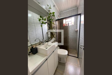 Casa à venda com 240m², 2 quartos e 2 vagasBanheiro