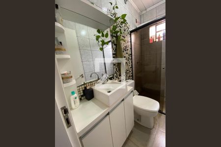 Casa à venda com 240m², 2 quartos e 2 vagasBanheiro