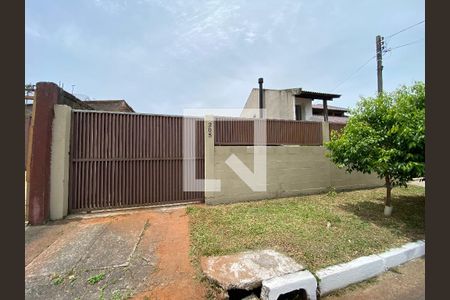 Casa à venda com 240m², 2 quartos e 2 vagasFachada