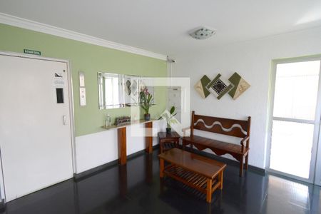 Apartamento para alugar com 81m², 2 quartos e 2 vagasHall social