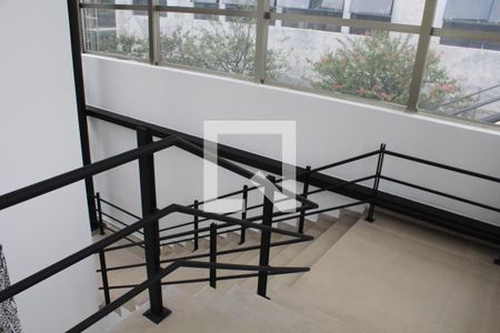 Apartamento à venda com 70m², 1 quarto e 1 vagaEscada para Hall Social