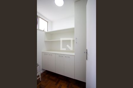 Apartamento para alugar com 117m², 3 quartos e 1 vaga Apartamento para alugar com 117m², 3 quartos e 1 vagaBanheiro de serviço