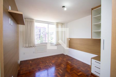 Apartamento para alugar com 117m², 3 quartos e 1 vaga Apartamento para alugar com 117m², 3 quartos e 1 vagaSuíte