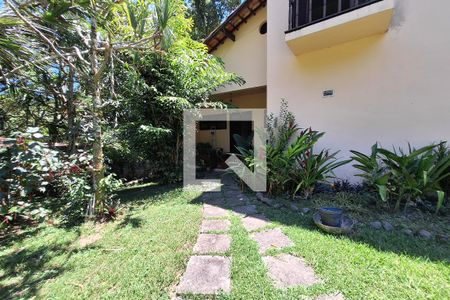 Casa à venda com 7000m², 4 quartos e 2 vagasQuintal