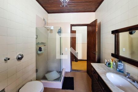 Casa à venda com 7000m², 4 quartos e 2 vagasBanheiro da Suíte 1