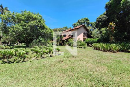 Casa à venda com 7000m², 4 quartos e 2 vagasQuintal