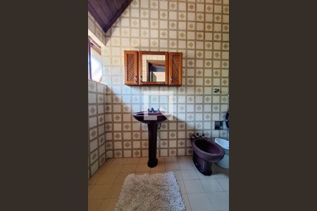 Casa à venda com 7000m², 4 quartos e 2 vagasBanheiro da Suíte 2