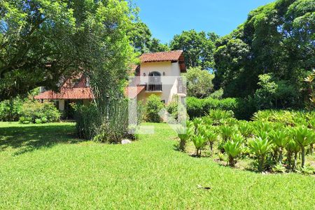 Casa à venda com 7000m², 4 quartos e 2 vagasQuintal