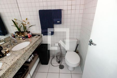 Apartamento à venda com 170m², 3 quartos e 3 vagasBanheiro da Suíte 2