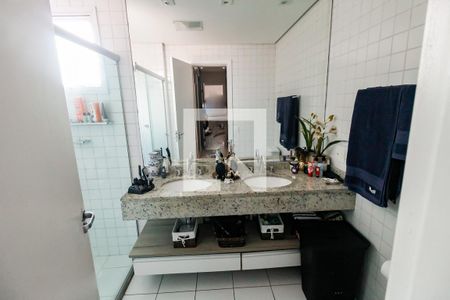 Apartamento à venda com 170m², 3 quartos e 3 vagasBanheiro da Suíte 2