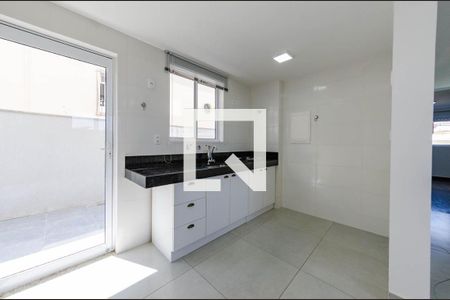 Apartamento para alugar com 62m², 2 quartos e 2 vagasCozinha