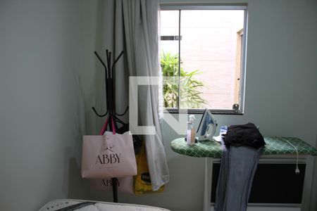 Quarto de casa à venda com 3 quartos, 120m² em Setor Garavelo, Goiânia