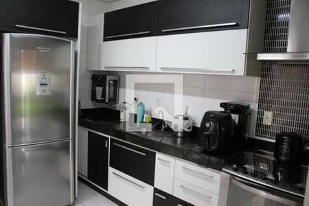 Cozinha  de casa à venda com 3 quartos, 120m² em Setor Garavelo, Goiânia