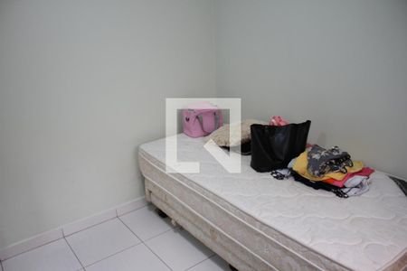 Quarto de casa à venda com 3 quartos, 120m² em Setor Garavelo, Goiânia