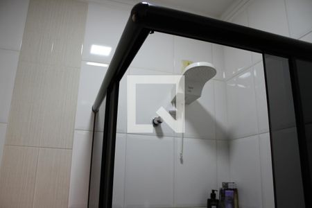 Banheiro de casa à venda com 3 quartos, 120m² em Setor Garavelo, Goiânia