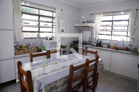 Casa à venda com 240m², 4 quartos e 3 vagasCozinha