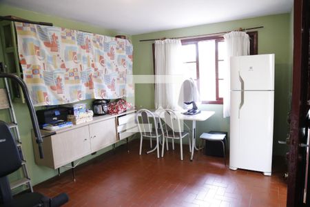 Casa à venda com 240m², 4 quartos e 3 vagasQuarto de Serviço