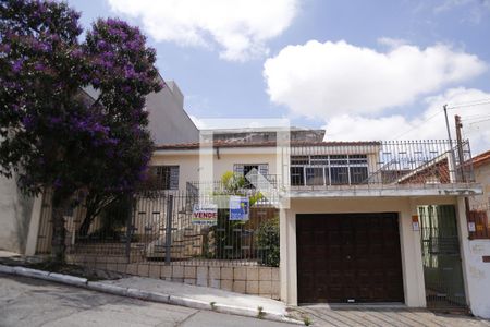 Casa à venda com 240m², 4 quartos e 3 vagasFachada