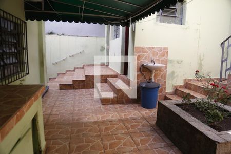 Casa à venda com 240m², 4 quartos e 3 vagasQuintal