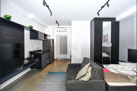 Sala / Quarto de kitnet/studio para alugar com 1 quarto, 32m² em Pinheiros, São Paulo