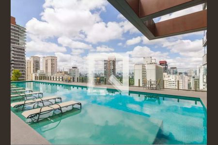 Studio para alugar com 32m², 1 quarto e 1 vaga Studio para alugar com 32m², 1 quarto e 1 vagaÁrea comum - Piscina