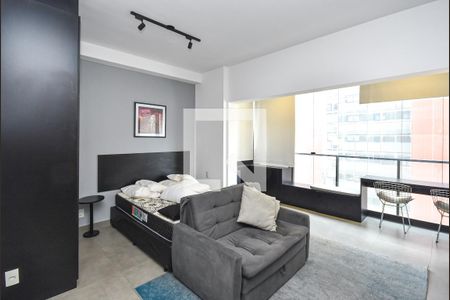 Sala / Quarto de kitnet/studio para alugar com 1 quarto, 32m² em Pinheiros, São Paulo