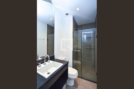 Banheiro de kitnet/studio para alugar com 1 quarto, 32m² em Pinheiros, São Paulo
