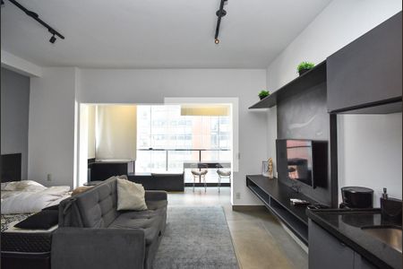 Sala / Quarto de kitnet/studio para alugar com 1 quarto, 32m² em Pinheiros, São Paulo
