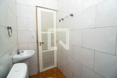 Banheiro de casa para alugar com 1 quarto, 50m² em Burgo Paulista, São Paulo