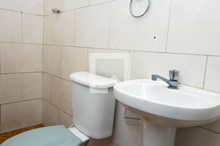 Banheiro de casa para alugar com 1 quarto, 50m² em Burgo Paulista, São Paulo