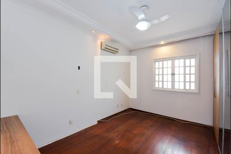 Casa para alugar com 330m², 3 quartos e 4 vagas Casa para alugar com 330m², 3 quartos e 4 vagasQuarto 3 - Suíte