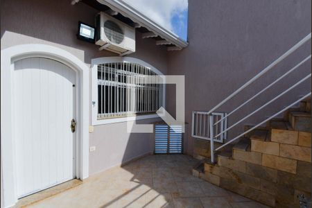 Casa para alugar com 330m², 3 quartos e 4 vagas Casa para alugar com 330m², 3 quartos e 4 vagasÁrea Externa