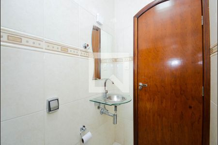 Casa para alugar com 330m², 3 quartos e 4 vagas Casa para alugar com 330m², 3 quartos e 4 vagasBanheiro Social