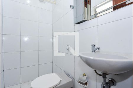 Casa para alugar com 330m², 3 quartos e 4 vagas Casa para alugar com 330m², 3 quartos e 4 vagasBanheiro de Serviço