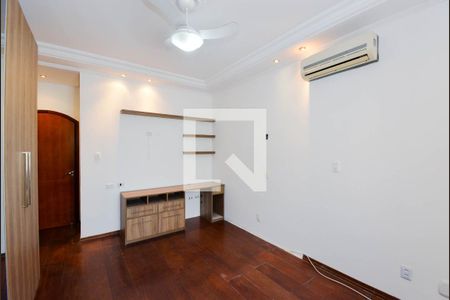 Casa para alugar com 330m², 3 quartos e 4 vagas Casa para alugar com 330m², 3 quartos e 4 vagasQuarto 3 - Suíte