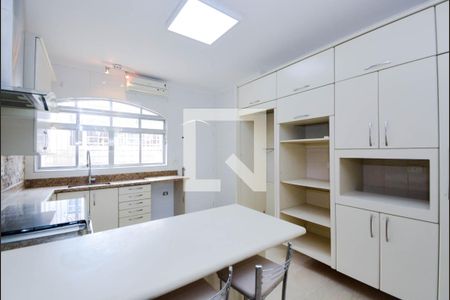 Casa para alugar com 330m², 3 quartos e 4 vagas Casa para alugar com 330m², 3 quartos e 4 vagasCozinha