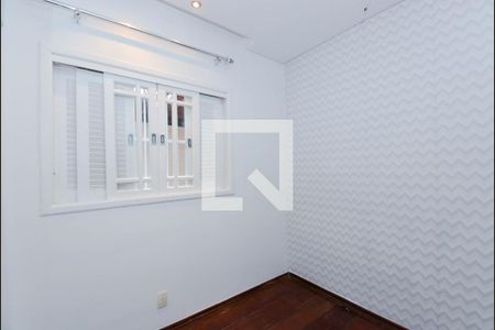 Casa para alugar com 330m², 3 quartos e 4 vagas Casa para alugar com 330m², 3 quartos e 4 vagasQuarto 2